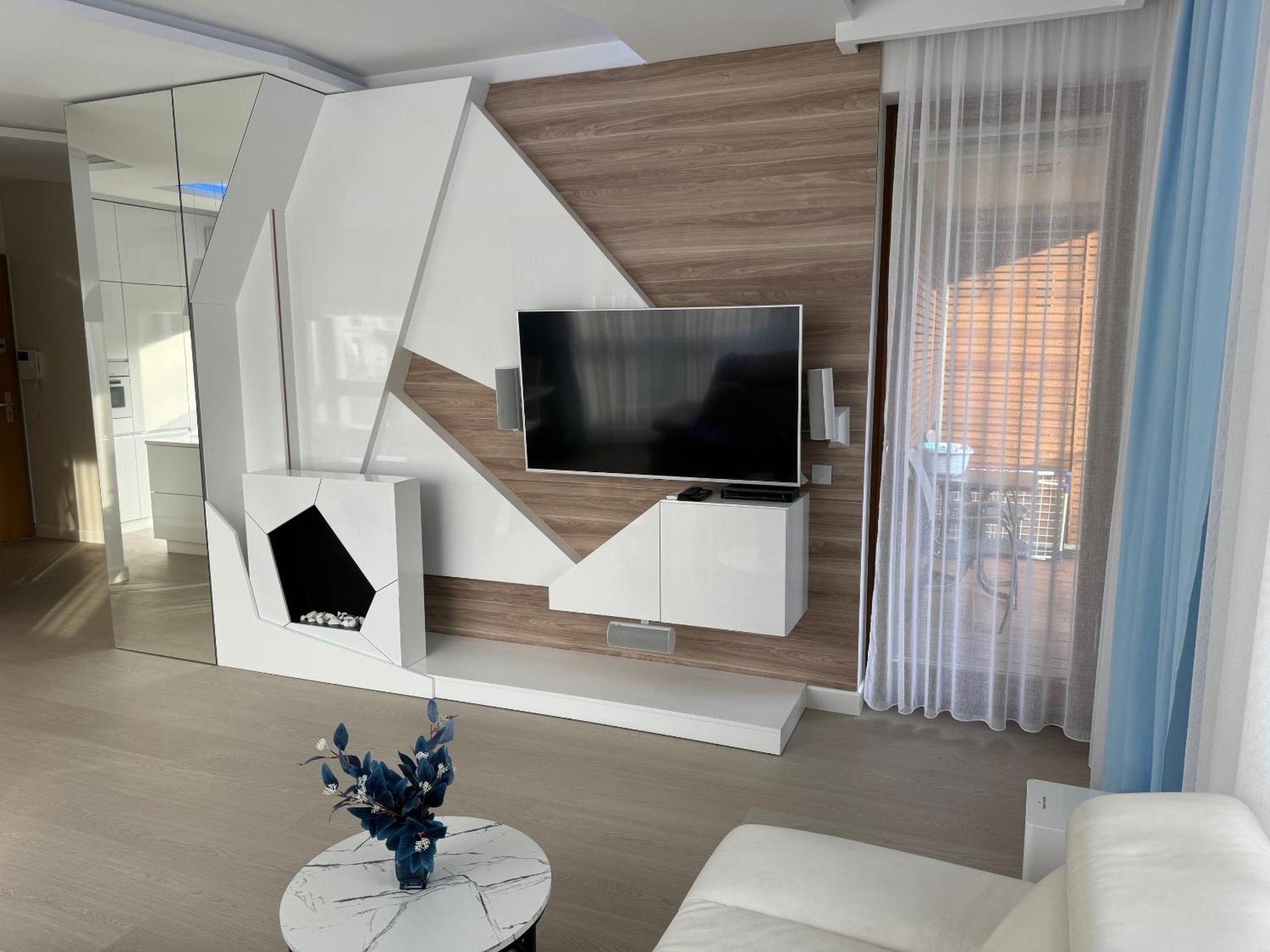 Blue Seaside Apartment *